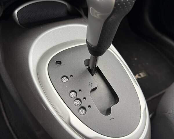 Белый Ниссан Жук, объемом двигателя 1.62 л и пробегом 144 тыс. км за 9900 $, фото 13 на Automoto.ua