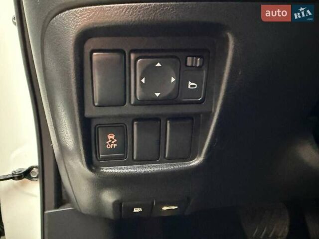 Белый Ниссан Жук, объемом двигателя 1.6 л и пробегом 106 тыс. км за 10700 $, фото 28 на Automoto.ua