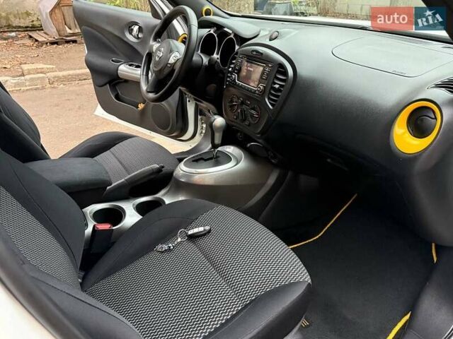 Белый Ниссан Жук, объемом двигателя 1.6 л и пробегом 106 тыс. км за 10700 $, фото 31 на Automoto.ua