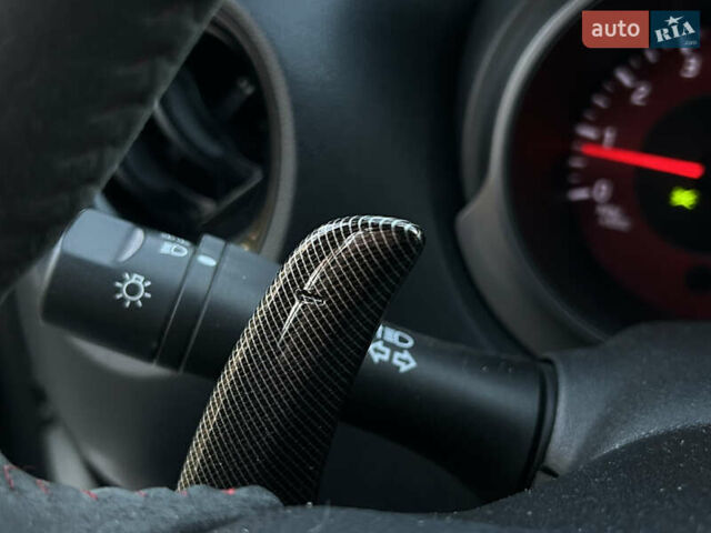 Белый Ниссан Жук, объемом двигателя 1.6 л и пробегом 113 тыс. км за 12699 $, фото 17 на Automoto.ua