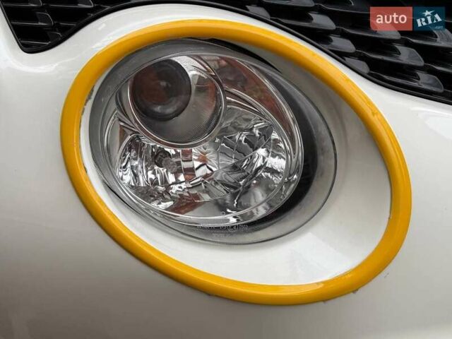 Белый Ниссан Жук, объемом двигателя 1.6 л и пробегом 106 тыс. км за 10700 $, фото 20 на Automoto.ua