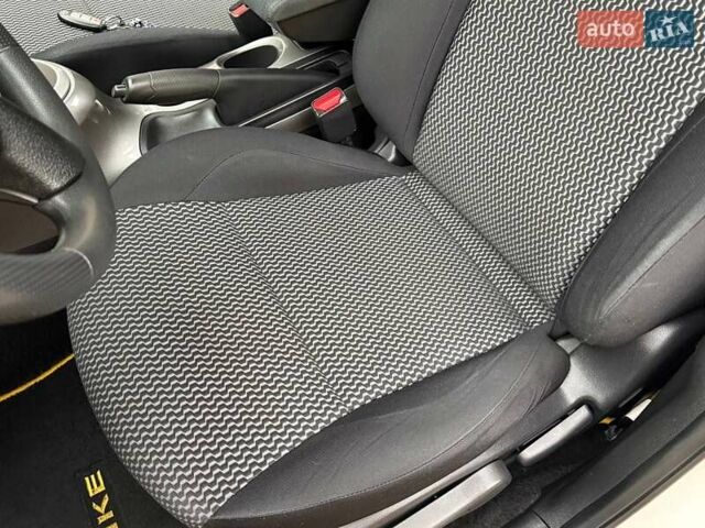 Белый Ниссан Жук, объемом двигателя 1.6 л и пробегом 106 тыс. км за 10700 $, фото 29 на Automoto.ua