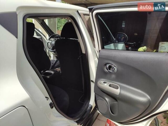 Белый Ниссан Жук, объемом двигателя 1.6 л и пробегом 158 тыс. км за 12300 $, фото 17 на Automoto.ua