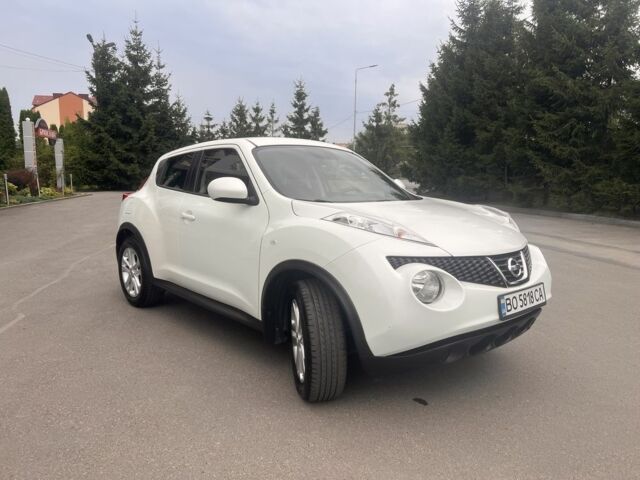 Белый Ниссан Жук, объемом двигателя 1.6 л и пробегом 144 тыс. км за 9000 $, фото 3 на Automoto.ua