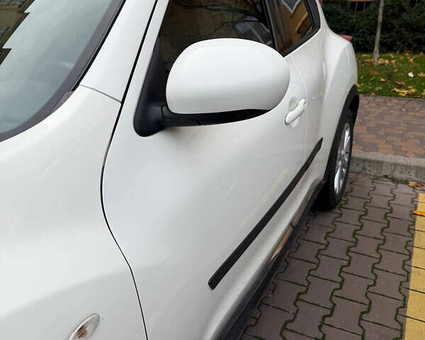 Белый Ниссан Жук, объемом двигателя 1.6 л и пробегом 130 тыс. км за 11600 $, фото 13 на Automoto.ua