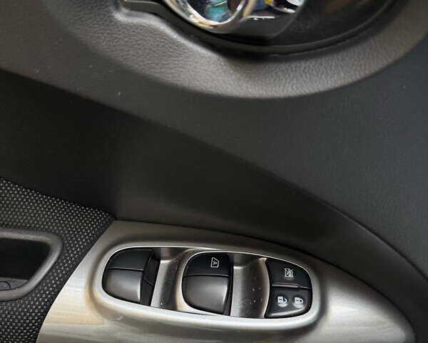 Белый Ниссан Жук, объемом двигателя 1.6 л и пробегом 130 тыс. км за 11600 $, фото 24 на Automoto.ua