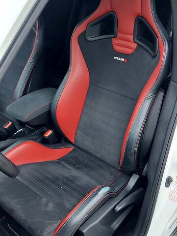 Белый Ниссан Жук, объемом двигателя 1.62 л и пробегом 180 тыс. км за 12500 $, фото 15 на Automoto.ua