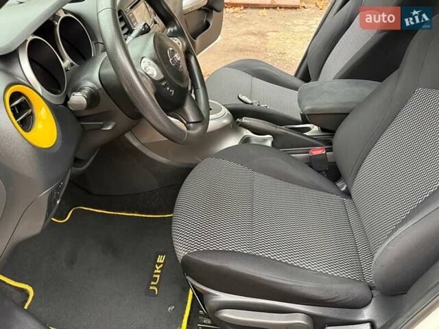 Белый Ниссан Жук, объемом двигателя 1.6 л и пробегом 106 тыс. км за 10700 $, фото 26 на Automoto.ua