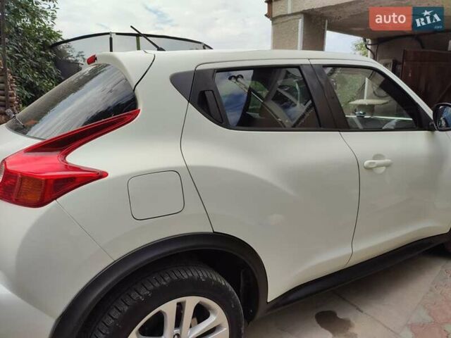 Белый Ниссан Жук, объемом двигателя 1.6 л и пробегом 158 тыс. км за 12300 $, фото 10 на Automoto.ua