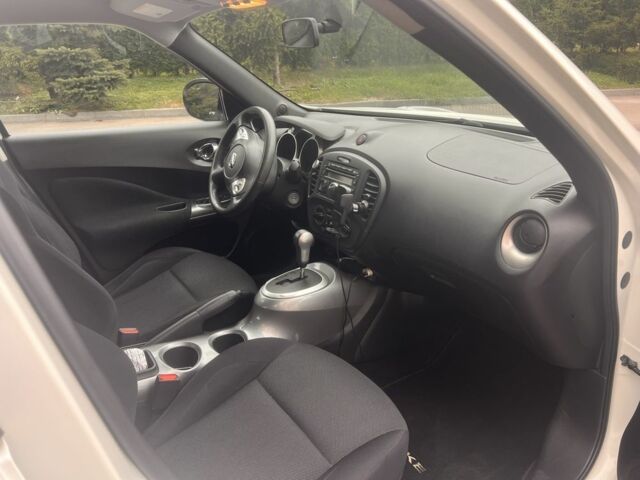 Белый Ниссан Жук, объемом двигателя 1.6 л и пробегом 144 тыс. км за 9000 $, фото 13 на Automoto.ua