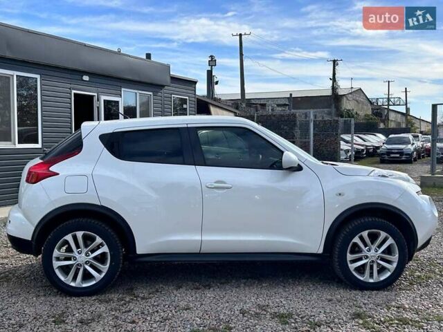 Белый Ниссан Жук, объемом двигателя 1.6 л и пробегом 152 тыс. км за 10200 $, фото 3 на Automoto.ua