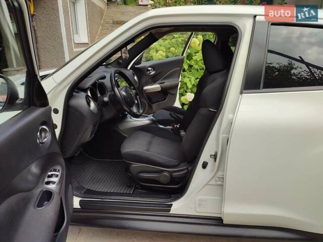 Белый Ниссан Жук, объемом двигателя 1.6 л и пробегом 158 тыс. км за 12300 $, фото 4 на Automoto.ua