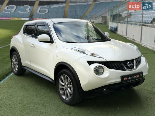Белый Ниссан Жук, объемом двигателя 1.6 л и пробегом 55 тыс. км за 13300 $, фото 3 на Automoto.ua