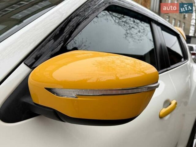 Белый Ниссан Жук, объемом двигателя 1.6 л и пробегом 106 тыс. км за 10700 $, фото 17 на Automoto.ua