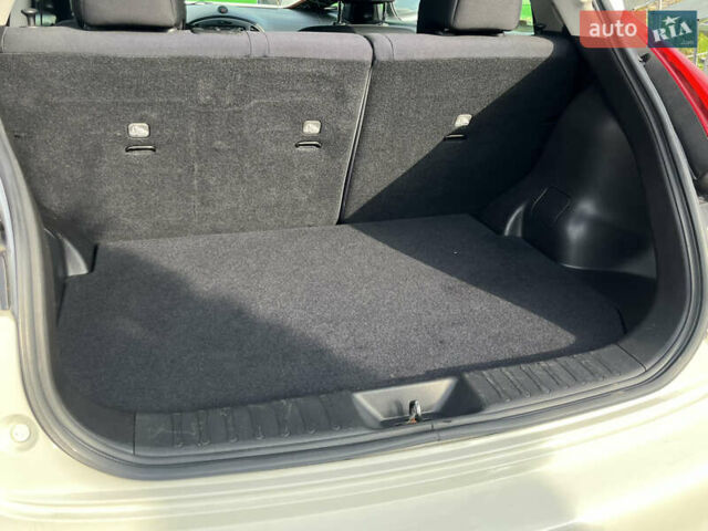 Белый Ниссан Жук, объемом двигателя 1.6 л и пробегом 123 тыс. км за 9390 $, фото 24 на Automoto.ua