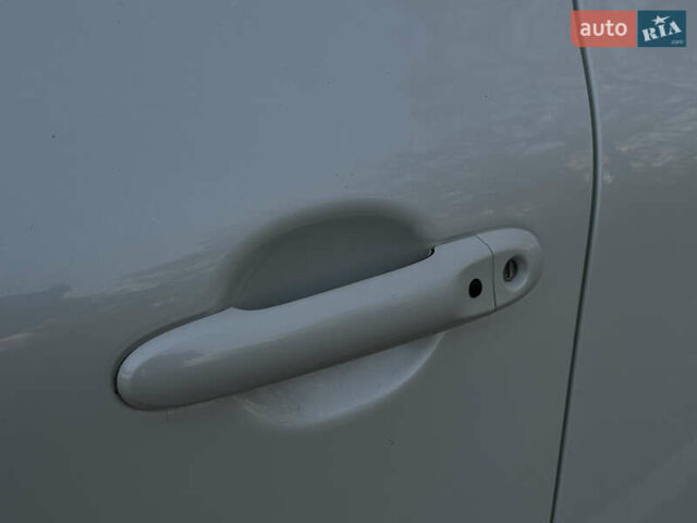 Белый Ниссан Жук, объемом двигателя 1.6 л и пробегом 113 тыс. км за 12699 $, фото 8 на Automoto.ua