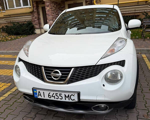 Белый Ниссан Жук, объемом двигателя 1.6 л и пробегом 130 тыс. км за 11600 $, фото 5 на Automoto.ua