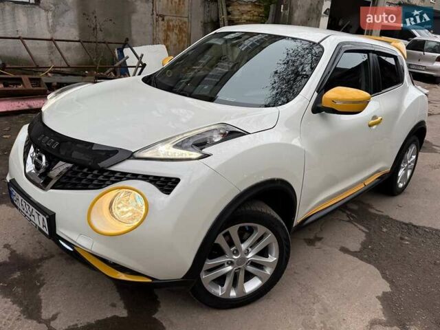 Белый Ниссан Жук, объемом двигателя 1.6 л и пробегом 106 тыс. км за 10700 $, фото 3 на Automoto.ua