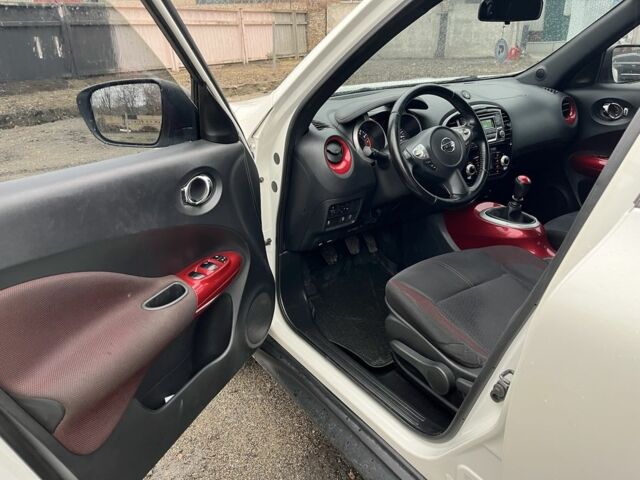 Белый Ниссан Жук, объемом двигателя 1.6 л и пробегом 120 тыс. км за 7900 $, фото 8 на Automoto.ua