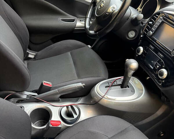 Белый Ниссан Жук, объемом двигателя 1.6 л и пробегом 130 тыс. км за 11600 $, фото 29 на Automoto.ua