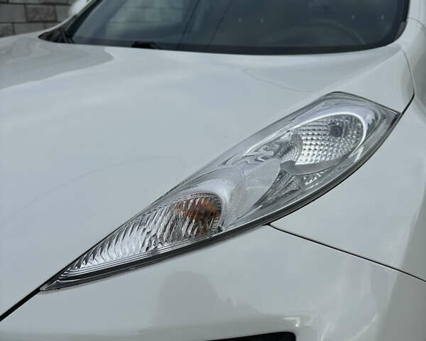 Ниссан Жук 2014 в Ровно на Automoto.ua Белый Ниссан Жук, объемом двигателя 1.5 л и пробегом 105 тыс. км за 11400 $, фото 4 на Automoto.ua