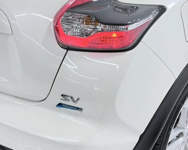 Белый Ниссан Жук, объемом двигателя 1.6 л и пробегом 140 тыс. км за 9900 $, фото 10 на Automoto.ua