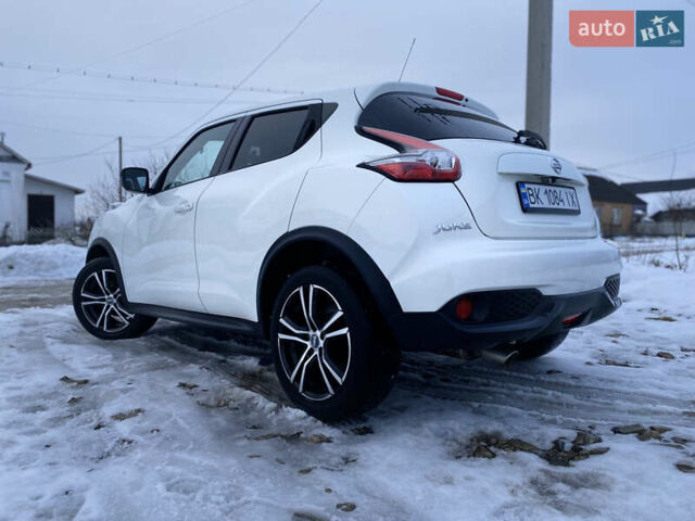 Белый Ниссан Жук, объемом двигателя 1.5 л и пробегом 190 тыс. км за 11800 $, фото 5 на Automoto.ua