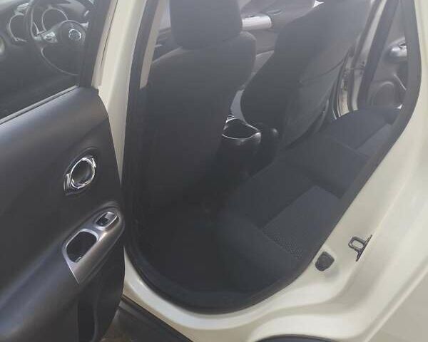 Белый Ниссан Жук, объемом двигателя 1.6 л и пробегом 40 тыс. км за 13500 $, фото 2 на Automoto.ua