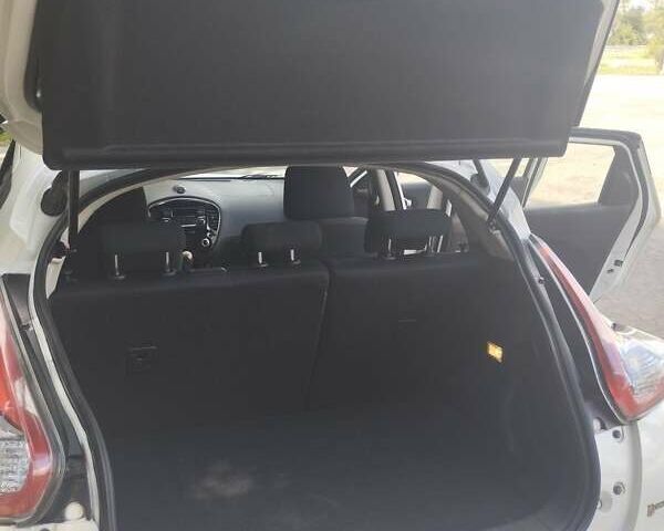 Белый Ниссан Жук, объемом двигателя 1.6 л и пробегом 40 тыс. км за 13500 $, фото 5 на Automoto.ua