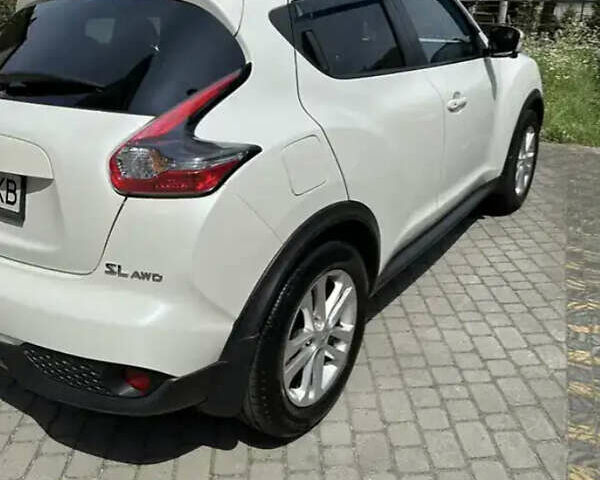 Белый Ниссан Жук, объемом двигателя 1.62 л и пробегом 155 тыс. км за 12500 $, фото 9 на Automoto.ua