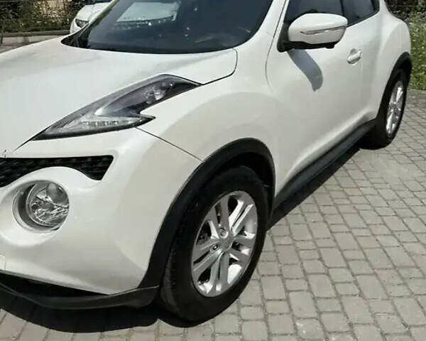 Белый Ниссан Жук, объемом двигателя 1.62 л и пробегом 155 тыс. км за 12500 $, фото 6 на Automoto.ua