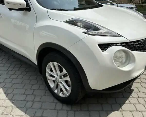 Белый Ниссан Жук, объемом двигателя 1.62 л и пробегом 155 тыс. км за 12500 $, фото 1 на Automoto.ua