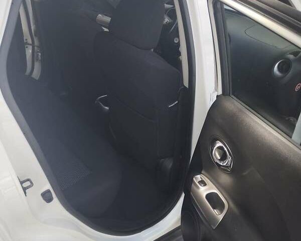 Белый Ниссан Жук, объемом двигателя 1.6 л и пробегом 40 тыс. км за 13500 $, фото 1 на Automoto.ua