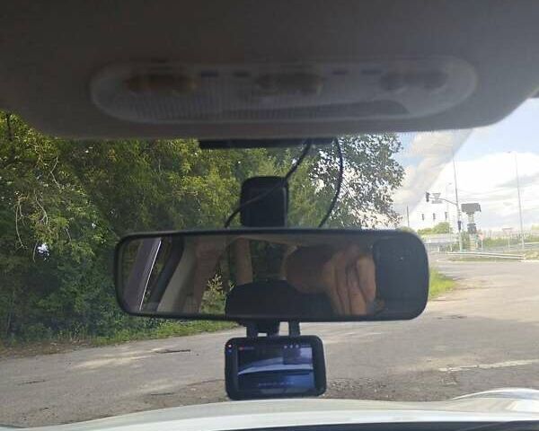 Белый Ниссан Жук, объемом двигателя 1.6 л и пробегом 40 тыс. км за 13500 $, фото 3 на Automoto.ua