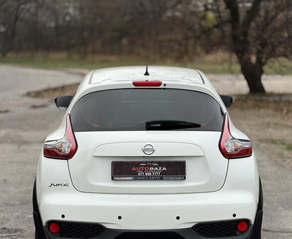 Белый Ниссан Жук, объемом двигателя 1.6 л и пробегом 72 тыс. км за 13700 $, фото 18 на Automoto.ua