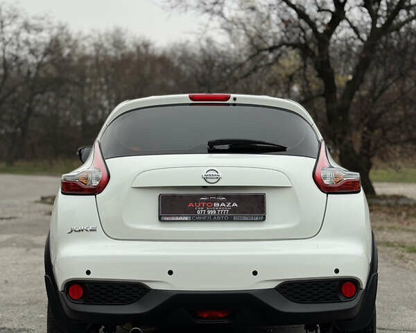 Белый Ниссан Жук, объемом двигателя 1.6 л и пробегом 72 тыс. км за 13700 $, фото 16 на Automoto.ua