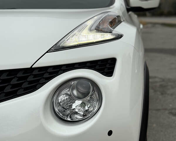 Белый Ниссан Жук, объемом двигателя 1.6 л и пробегом 72 тыс. км за 13700 $, фото 9 на Automoto.ua