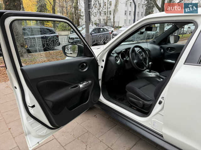 Белый Ниссан Жук, объемом двигателя 1.6 л и пробегом 90 тыс. км за 12900 $, фото 8 на Automoto.ua