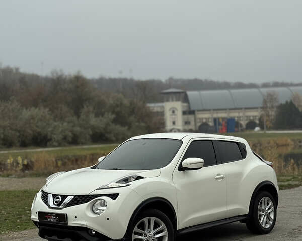 Белый Ниссан Жук, объемом двигателя 1.6 л и пробегом 72 тыс. км за 13700 $, фото 5 на Automoto.ua