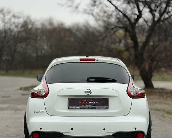 Белый Ниссан Жук, объемом двигателя 1.6 л и пробегом 72 тыс. км за 13700 $, фото 17 на Automoto.ua