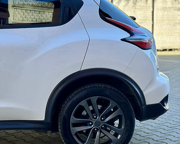 Белый Ниссан Жук, объемом двигателя 1.62 л и пробегом 149 тыс. км за 10300 $, фото 4 на Automoto.ua