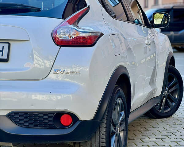 Белый Ниссан Жук, объемом двигателя 1.62 л и пробегом 149 тыс. км за 10300 $, фото 11 на Automoto.ua