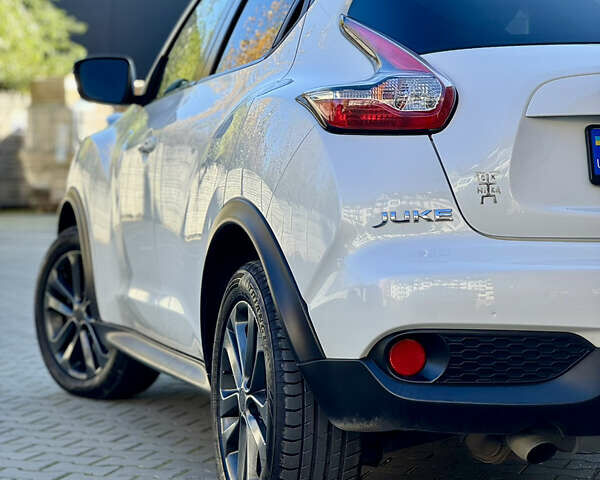 Белый Ниссан Жук, объемом двигателя 1.62 л и пробегом 149 тыс. км за 10300 $, фото 12 на Automoto.ua