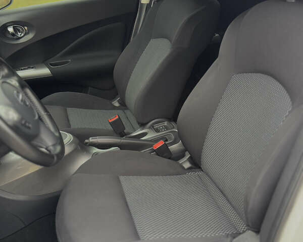 Белый Ниссан Жук, объемом двигателя 1.6 л и пробегом 72 тыс. км за 13700 $, фото 27 на Automoto.ua