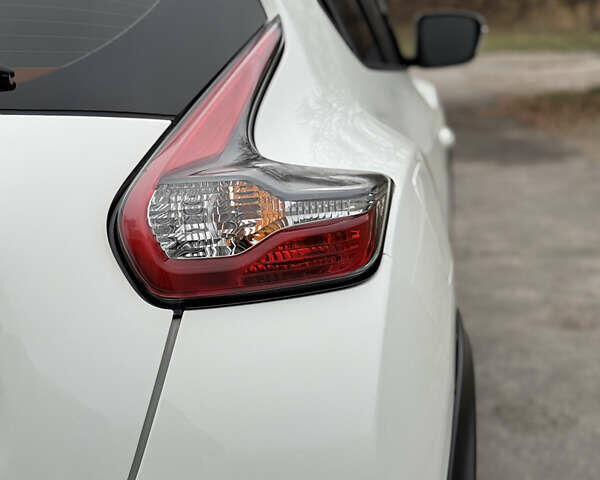 Белый Ниссан Жук, объемом двигателя 1.6 л и пробегом 72 тыс. км за 13700 $, фото 19 на Automoto.ua