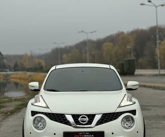 Белый Ниссан Жук, объемом двигателя 1.6 л и пробегом 72 тыс. км за 13700 $, фото 8 на Automoto.ua