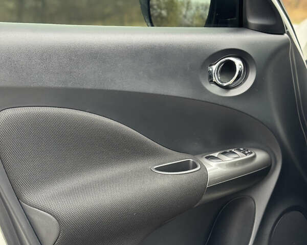 Белый Ниссан Жук, объемом двигателя 1.6 л и пробегом 72 тыс. км за 13700 $, фото 21 на Automoto.ua