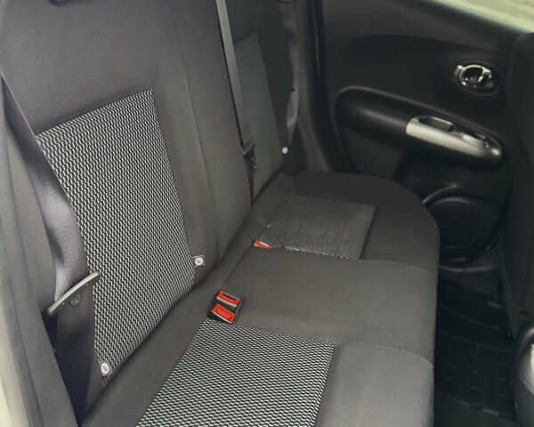 Белый Ниссан Жук, объемом двигателя 1.6 л и пробегом 72 тыс. км за 13700 $, фото 36 на Automoto.ua