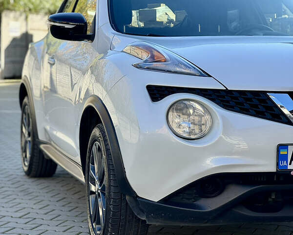 Белый Ниссан Жук, объемом двигателя 1.62 л и пробегом 149 тыс. км за 10300 $, фото 5 на Automoto.ua