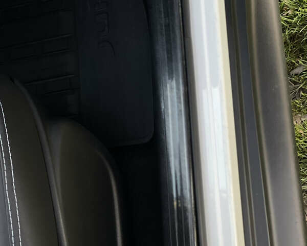 Белый Ниссан Жук, объемом двигателя 1.6 л и пробегом 44 тыс. км за 15750 $, фото 26 на Automoto.ua